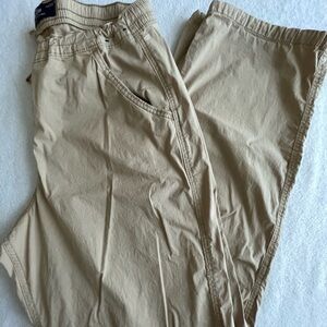 Hollister ultra high rise baggy cargo pants - khaki - size large LONG/Tall